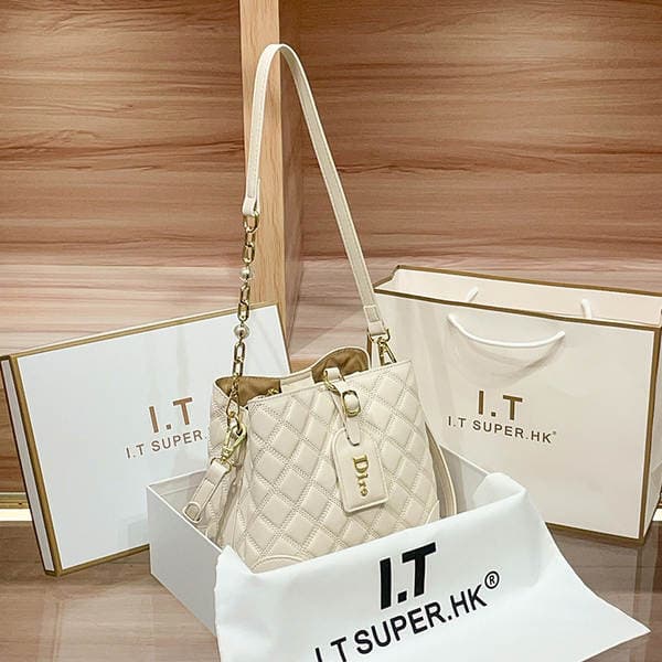 Cross-Border Trend Niche Luxury Genuine Leather Women's Bag 2025 New Fashion Versatile Large Capacity Commuter Bucket Bag