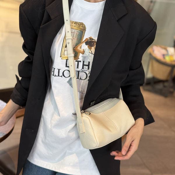 2025 Women's Toast Bag Genuine Leather White Small Shoulder Bag Commuter Underarm Bag Crossbody Pillow Bag Pure Cowhide